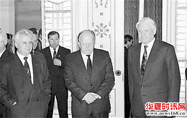 俄罗斯总统叶利钦、白俄罗斯总统舒什凯维奇，以及乌克兰总统克拉夫丘克
