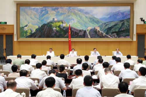 7月7日，全国高层建筑消防安全综合治理电视电话会议在北京召开，国务委员、公安部党委书记、部长郭声琨出席并讲话。